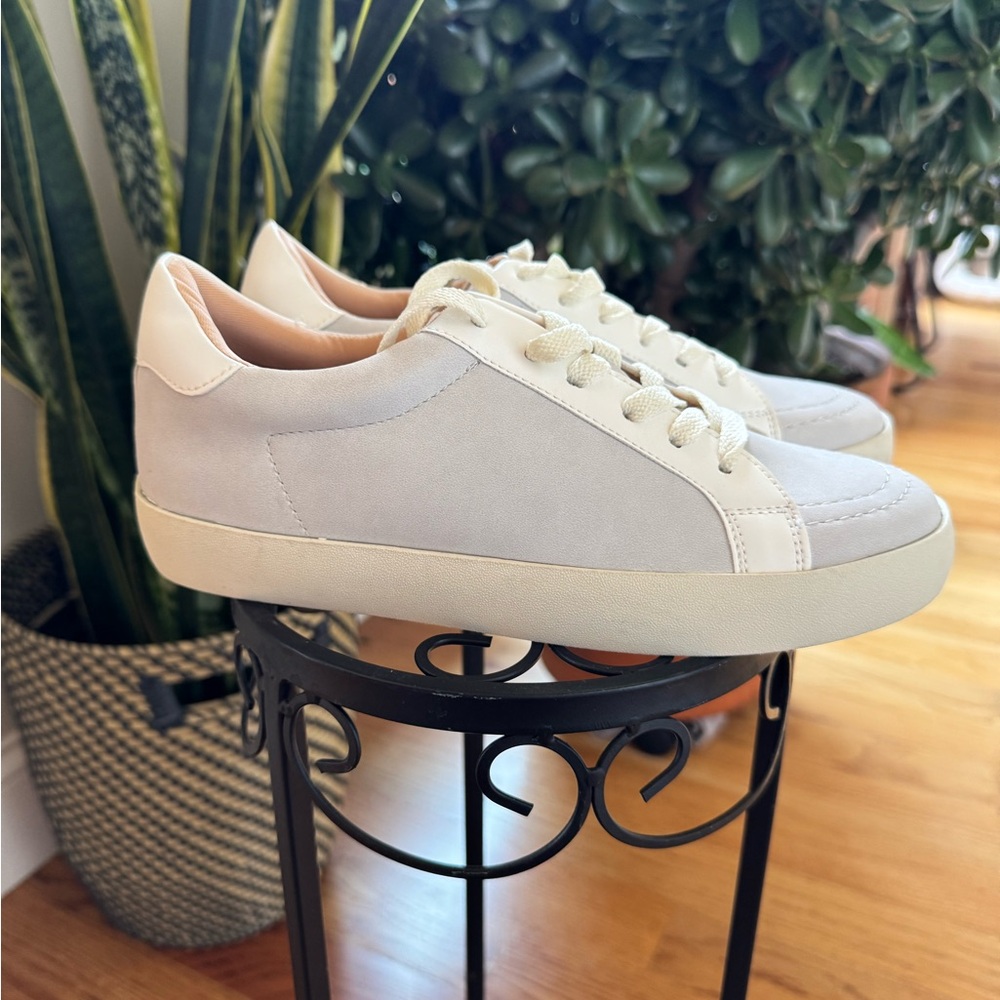 Women's Journee Collection gray and White Sneakers